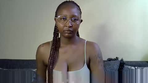 Snapshot of cocobaby_ chatting on 17, 5, 2026 Coco online show from 17, 5, 2026