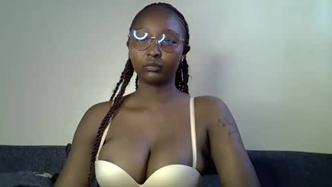 Snapshot of cocobaby_ chatting on 19, 5, 2026 Coco online show from 19, 5, 2026