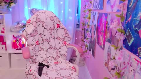 Mia online show from 12, 2, 2026