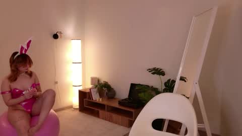 Snapshot of coconut_mia chatting on 30, 5, 2026 Mia online show from 30, 5, 2026