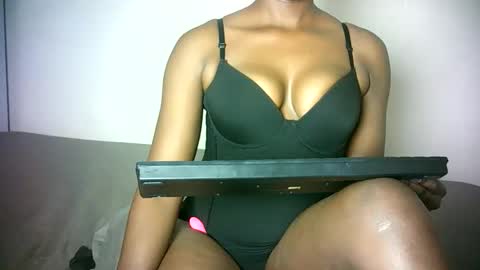 cocooakiss online show from 26, 5, 2026