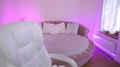 Snapshot of cocosecretss chatting on 15, 12, 2025 onlyfans amyleyy online show from 15, 12, 2025