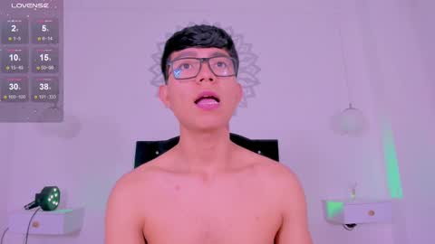 Snapshot of codytwink_ chatting on 17, 10, 2025 Cody online show from 17, 10, 2025