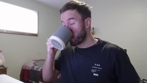 Snapshot of coffeelounge chatting on 4, 1, 2025 c o f f e e l o u n g e online show from 4, 1, 2025