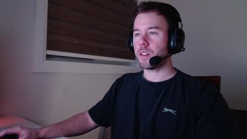 Snapshot of coffeelounge chatting on 21, 1, 2025 c o f f e e l o u n g e online show from 21, 1, 2025