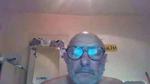 Snapshot of cokin63 chatting on 14, 10, 2025 cokin63 online show from 14, 10, 2025