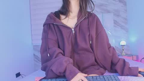 colett online show from 12, 11, 2025