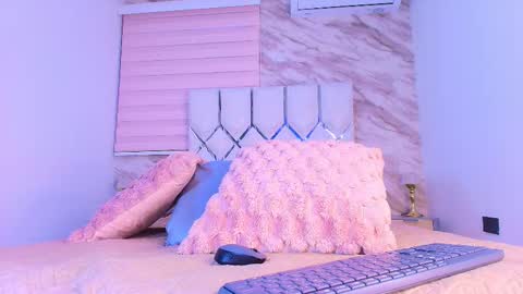 Snapshot of colett_hall chatting on 15, 3, 2026 colett online show from 15, 3, 2026