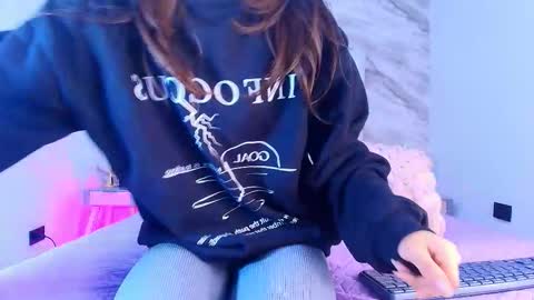 Snapshot of colett_hall chatting on 18, 3, 2026 colett online show from 18, 3, 2026