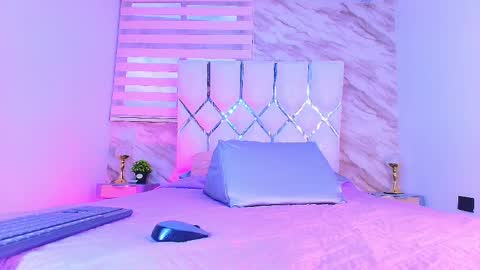 Snapshot of colett_hall chatting on 1, 4, 2026 colett online show from 1, 4, 2026