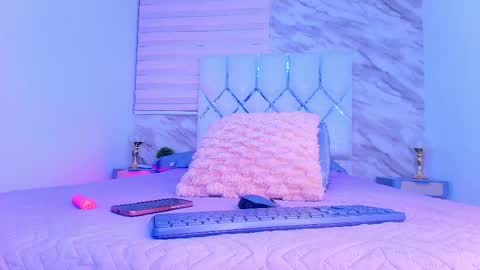 Snapshot of colett_hall chatting on 13, 4, 2026 colett online show from 13, 4, 2026