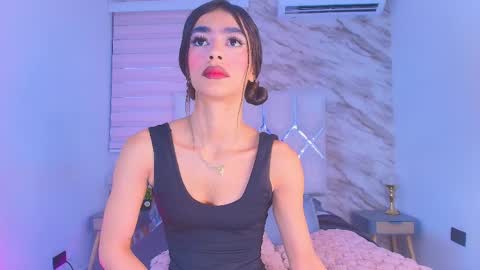 Snapshot of colett_hall chatting on 14, 4, 2026 colett online show from 14, 4, 2026