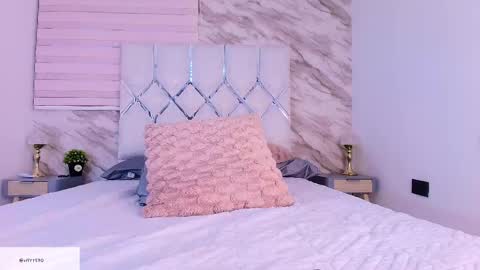 Snapshot of colett_hall chatting on 16, 4, 2026 colett online show from 16, 4, 2026