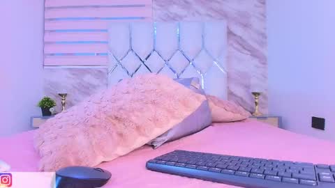 Snapshot of colett_hall chatting on 26, 4, 2026 colett online show from 26, 4, 2026