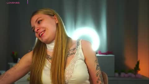 Snapshot of colettaelsensohn chatting on 3, 4, 2026 Jenny online show from 3, 4, 2026