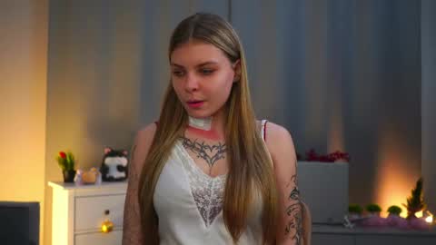 Snapshot of colettaelsensohn chatting on 5, 4, 2026 Jenny online show from 5, 4, 2026