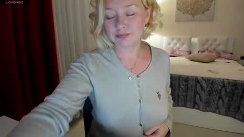 Snapshot of colette1w chatting on 3, 12, 2025 Olga. online show from 3, 12, 2025