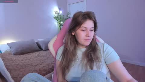 Collen Mon Tue Wed Thu Fri GMT 3 0300am - 0900am  online show from 3, 11, 2025