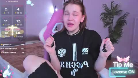 Collen Mon Tue Wed Thu Fri GMT 3 0300am - 0900am  online show from 15, 11, 2025