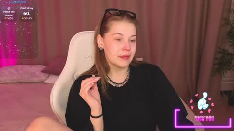 Snapshot of colleen_blake chatting on 5, 3, 2026 Collen Mon Tue Wed Thu Fri GMT 3 0300am - 0900am online show from 5, 3, 2026