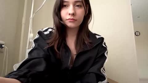 Snapshot of colleneqadir chatting on 16, 12, 2025 Misa 3 online show from 16, 12, 2025