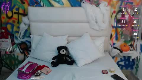 Snapshot of collins_aria chatting on 16, 10, 2025 valentina online show from 16, 10, 2025