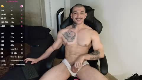 Snapshot of colombianmuscle8 chatting on 16, 2, 2025 colombianmuscle8 online show from 16, 2, 2025