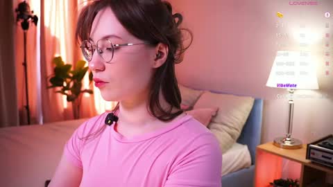 Snapshot of come_in_bed chatting on 2, 4, 2026 Audrey online show from 2, 4, 2026