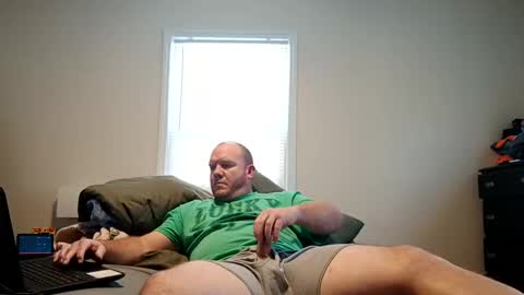 Snapshot of comegetmeinthemorning chatting on 11, 1, 2025 comegetmeinthemorning online show from 11, 1, 2025