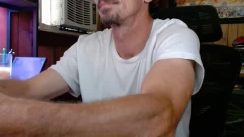 Nelson or ComicKing and sometime Peachy143 online show from 19, 9, 2025