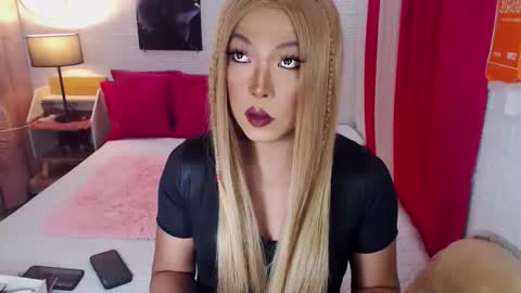 Snapshot of commanderofsexx chatting on 19, 12, 2025 QUEEN SABRINA online show from 19, 12, 2025