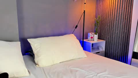 conielaurenth online show from 11, 1, 2025