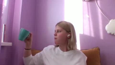 Snapshot of constancecovil chatting on 18, 3, 2026 Viktorina online show from 18, 3, 2026