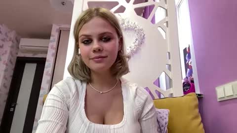 Snapshot of constancecovil chatting on 26, 3, 2026 Viktorina online show from 26, 3, 2026