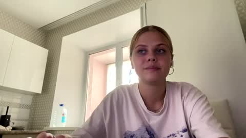 Snapshot of constancecovil chatting on 14, 4, 2026 Viktorina online show from 14, 4, 2026