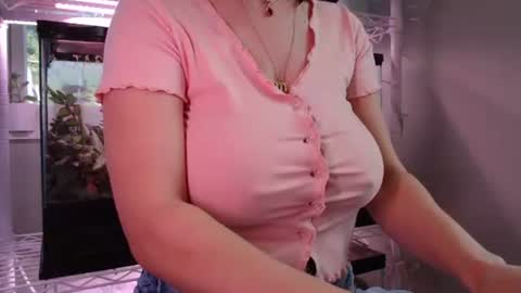 Snapshot of constantcumquest chatting on 12, 10, 2025 ANR Mommy online show from 12, 10, 2025