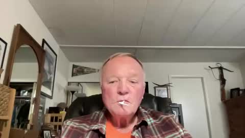 Snapshot of cookoosnest chatting on 15, 4, 2026 cookoosnest online show from 15, 4, 2026