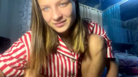 Snapshot of coolrebetaa chatting on 13, 11, 2025 lika Nikita online show from 13, 11, 2025