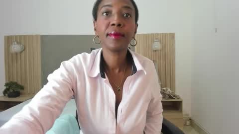 C O R A  L online show from 13, 11, 2025