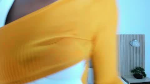 C O R A  L online show from 4, 12, 2025