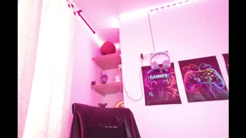 Snapshot of coral_davis chatting on 2, 3, 2025 Coral online show from 2, 3, 2025