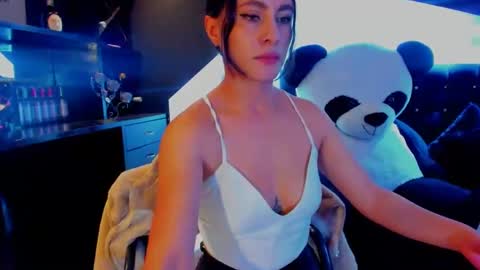 Coral  online show from 7, 2, 2025