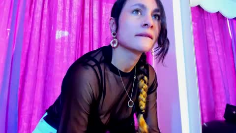 Coral  online show from 19, 2, 2025