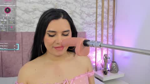 Snapshot of coraline_hot18 chatting on 5, 2, 2025 coraline hot18 online show from 5, 2, 2025
