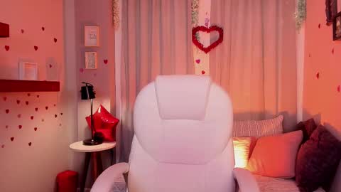 Snapshot of coralinericce_ chatting on 7, 3, 2025 Coral Stefani online show from 7, 3, 2025