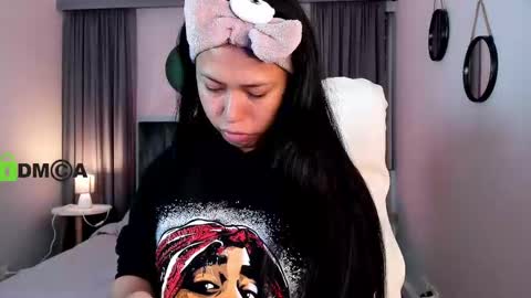 Snapshot of coralinericce_ chatting on 3, 10, 2025 Coral Stefani online show from 3, 10, 2025