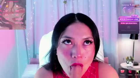 Coral Stefani online show from 17, 12, 2025