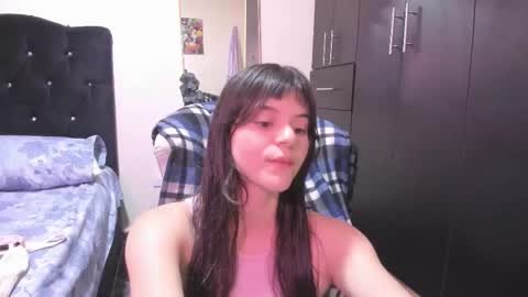 Snapshot of coralinexxx07 chatting on 7, 3, 2026 Coraline uwu Bienvenidos al dulce mundo de Coraline Hola amores soy Coraline Una chica tierna juguetona online show from 7, 3, 2026