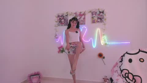 Snapshot of coralinexxx07 chatting on 25, 6, 2026 Coraline uwu Bienvenidos al dulce mundo de Coraline Hola amores soy Coraline Una chica tierna juguetona online show from 25, 6, 2026