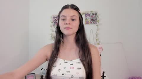 Snapshot of coralinexxx07 chatting on 16, 7, 2026 Coraline uwu Bienvenidos al dulce mundo de Coraline Hola amores soy Coraline Una chica tierna juguetona online show from 16, 7, 2026